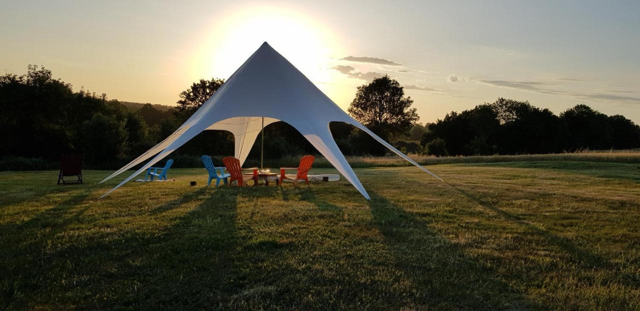 Curzay-sur-Vonne Camping La Petite Houmee מראה חיצוני תמונה