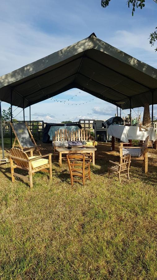 Curzay-sur-Vonne Camping La Petite Houmee מראה חיצוני תמונה