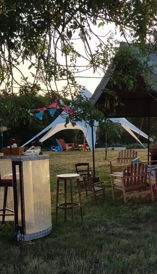 Curzay-sur-Vonne Camping La Petite Houmee מראה חיצוני תמונה