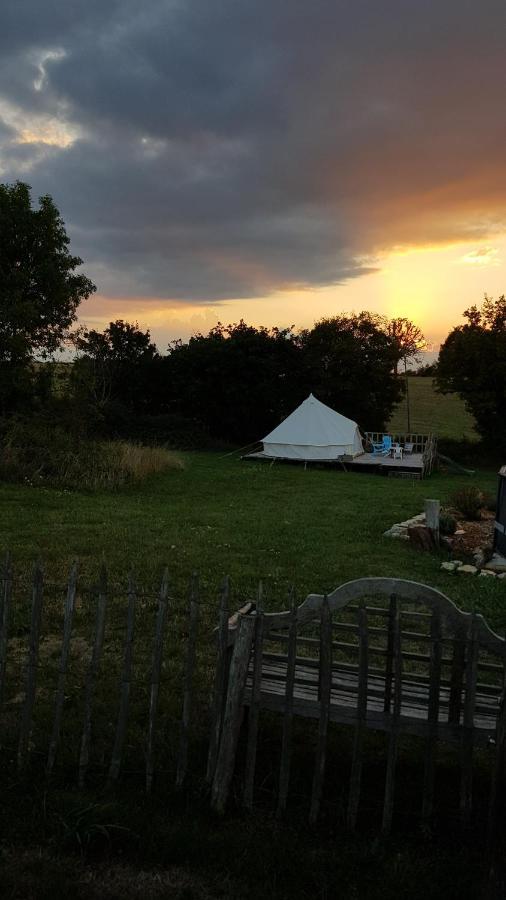 Curzay-sur-Vonne Camping La Petite Houmee מראה חיצוני תמונה