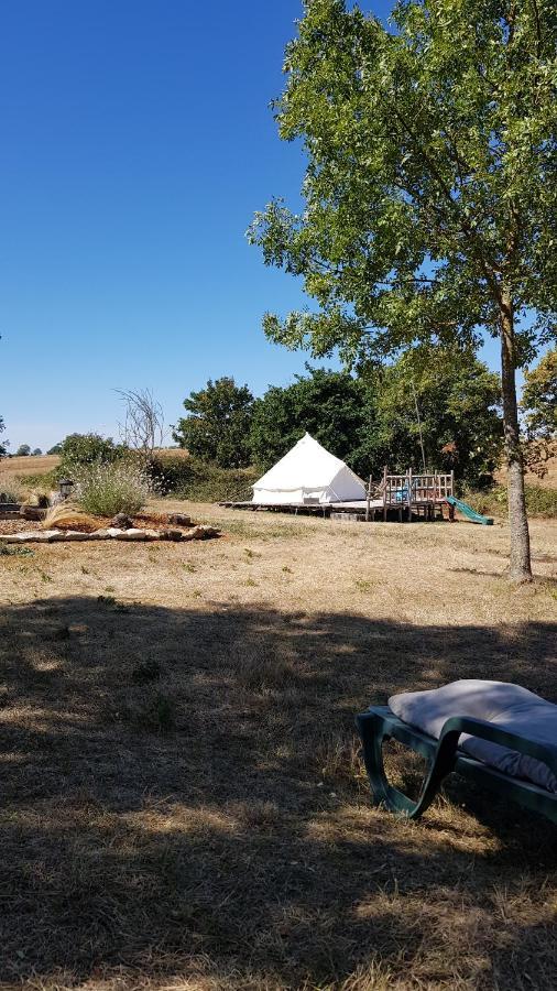 Curzay-sur-Vonne Camping La Petite Houmee מראה חיצוני תמונה
